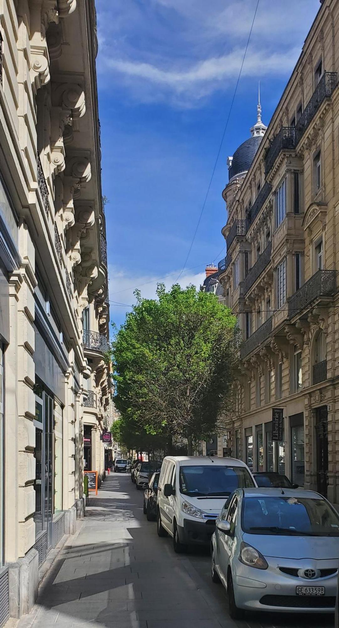 Apartment Les Halles Wi-fi Climatisation Netflix Coeur De Et Historique